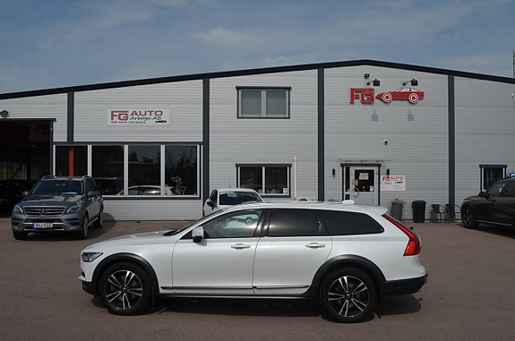 Volvo V90 Cross Country 3 of 27