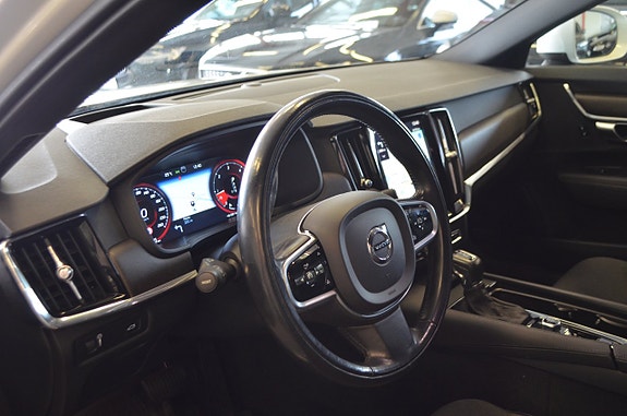 Volvo V90 Cross Country 19 of 27