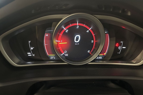 Volvo V40 Cross Country 16 of 19