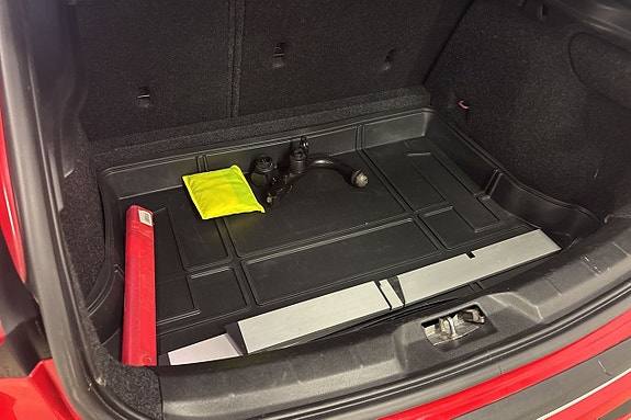 Volvo V40 Cross Country 8 of 19