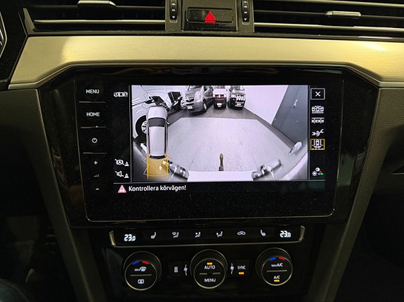 Volkswagen Passat Alltrack 21 of 24
