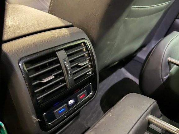 Volkswagen Passat Alltrack 15 of 24