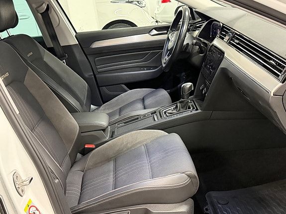 Volkswagen Passat Alltrack 12 of 24