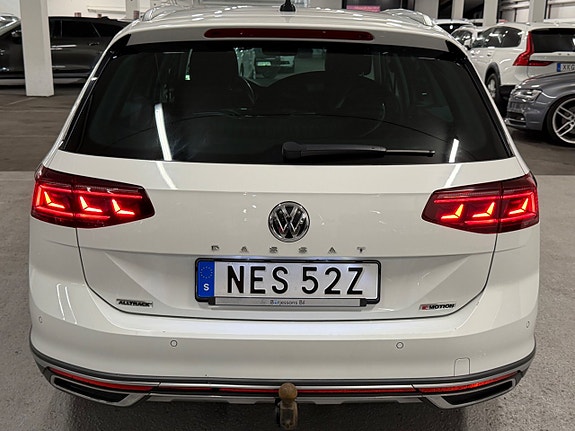 Volkswagen Passat Alltrack 6 of 24