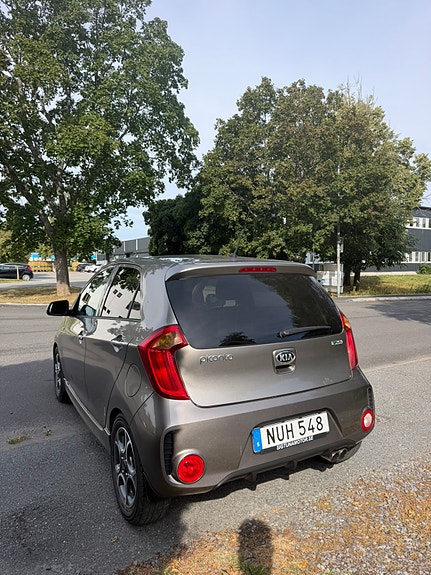 Kia Picanto 3 of 7