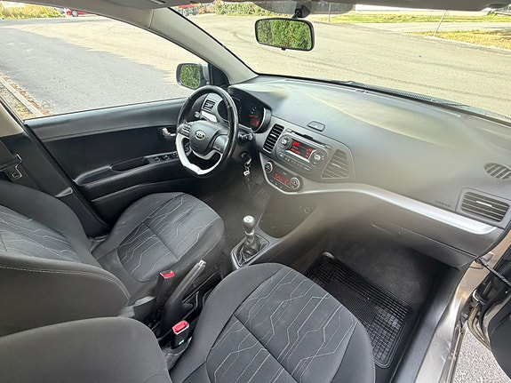 Kia Picanto 5 of 7