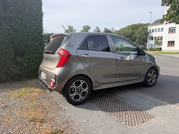 Kia Picanto 4 of 7