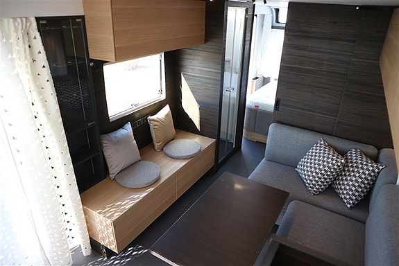 Adria Astella 704 HP 6 of 9