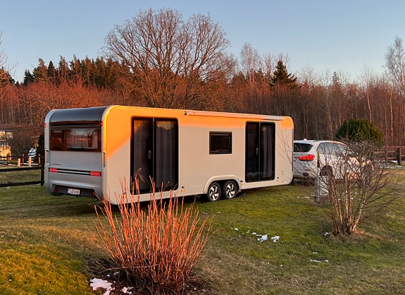 Adria Astella 704 HP 2 of 9