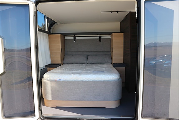 Adria Astella 704 HP 8 of 9