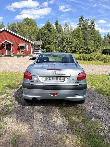 Peugeot 206 CC 2 of 9