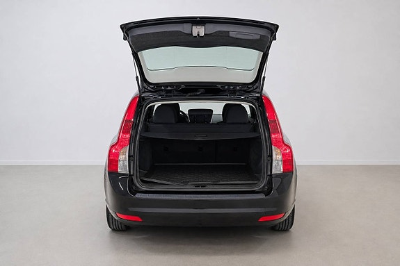 Volvo V50 7 of 27