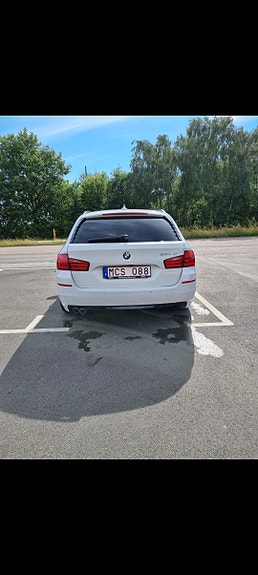 BMW 520d 2 of 11