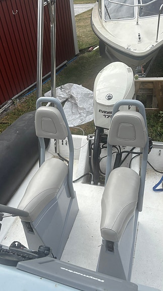 Bombard 730 Explorer 8 of 11