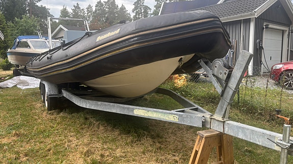 Bombard 730 Explorer 9 of 11