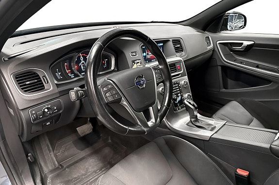 Volvo V60 Cross Country 6 of 11