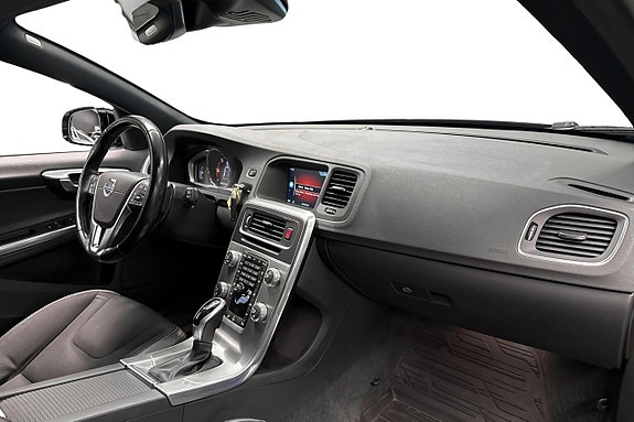 Volvo V60 Cross Country 9 of 11