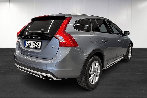 Volvo V60 Cross Country 4 of 11