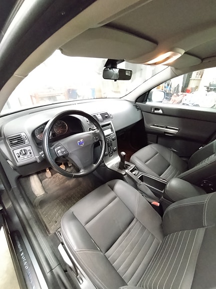 Volvo V50 3 of 7