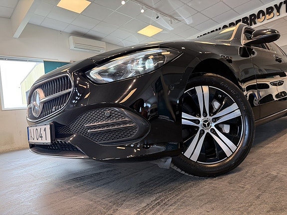 Mercedes-Benz C300 6 of 25