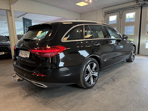Mercedes-Benz C300 4 of 25