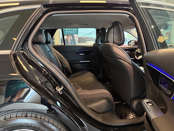 Mercedes-Benz C300 19 of 25