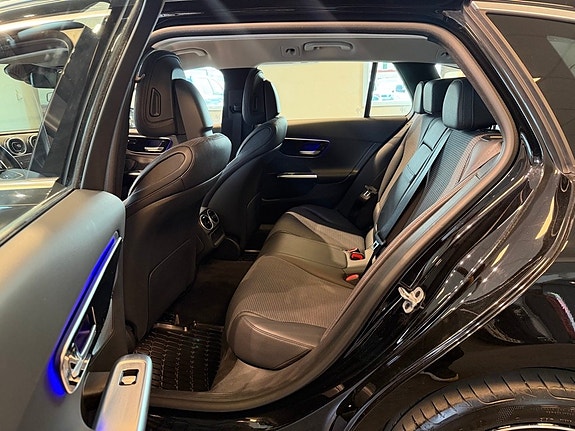 Mercedes-Benz C300 21 of 25