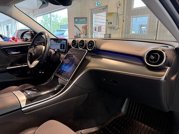 Mercedes-Benz C300 9 of 25