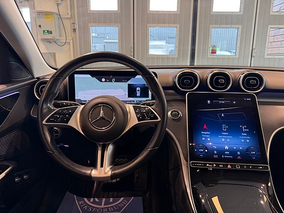 Mercedes-Benz C300 8 of 25