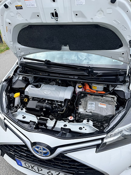 Toyota Yaris 5 of 10