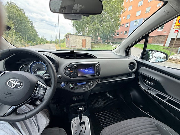 Toyota Yaris 10 of 10