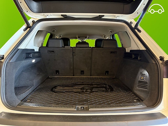 Volkswagen Touareg 16 of 22