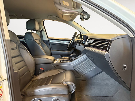 Volkswagen Touareg 15 of 22