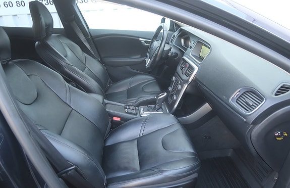 Volvo V40 9 of 27