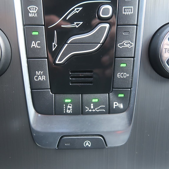 Volvo V40 17 of 27