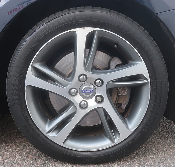 Volvo V40 21 of 27