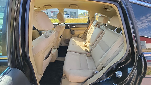 Honda CR-V 7 of 12