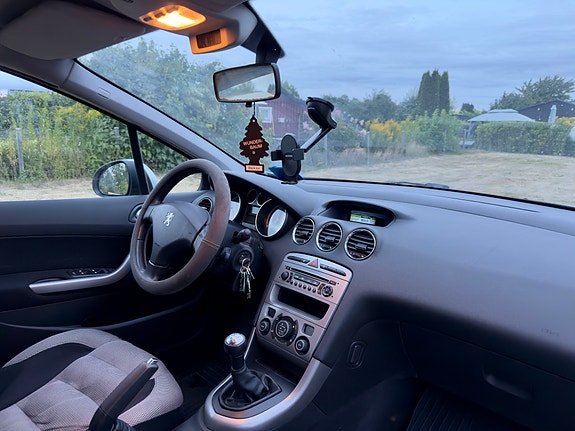 Peugeot 308 6 of 9