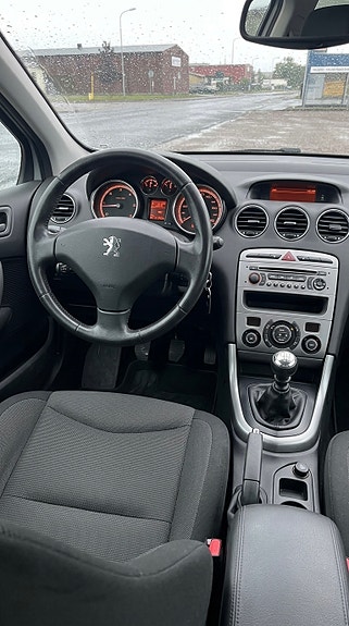 Peugeot 308 3 of 3