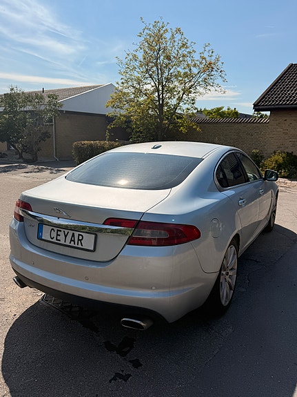 Jaguar XF 4 of 10