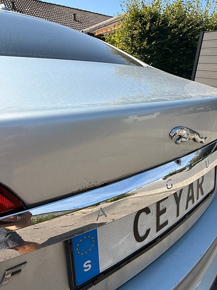 Jaguar XF 5 of 10