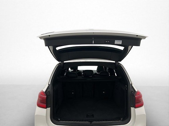 BMW iX3 10 of 30