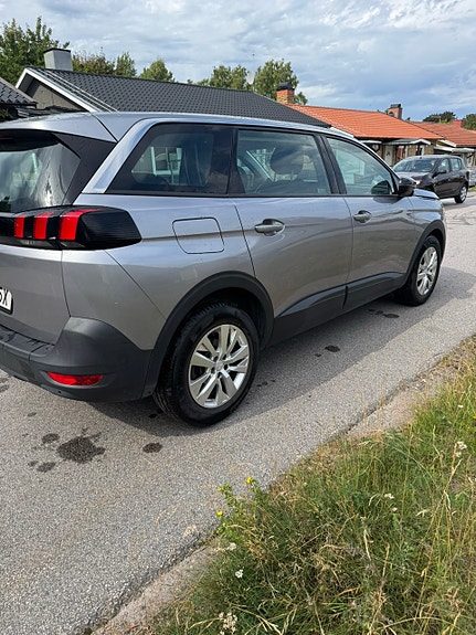 Peugeot 5008 4 of 7