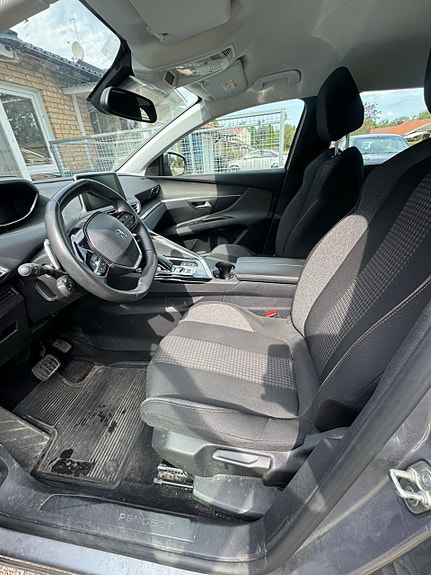 Peugeot 5008 5 of 7
