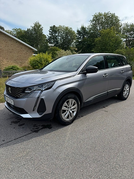 Peugeot 5008 2 of 7
