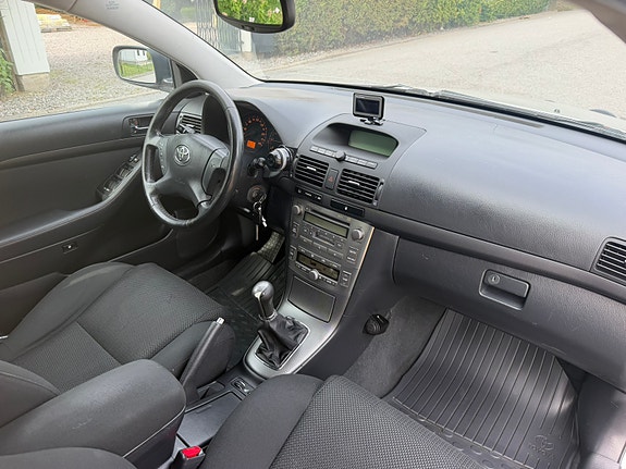 Toyota Avensis 5 of 7