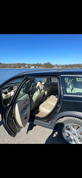 Volvo XC70 7 of 9