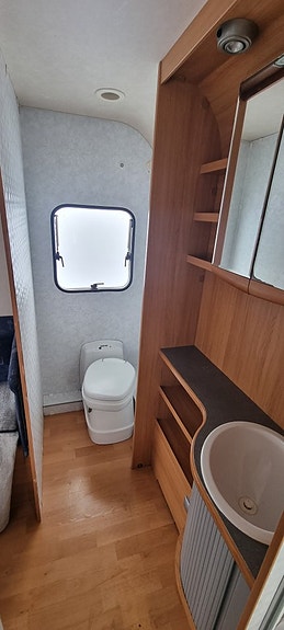 Adria 613 UT K/S Långbäddar 8 of 10