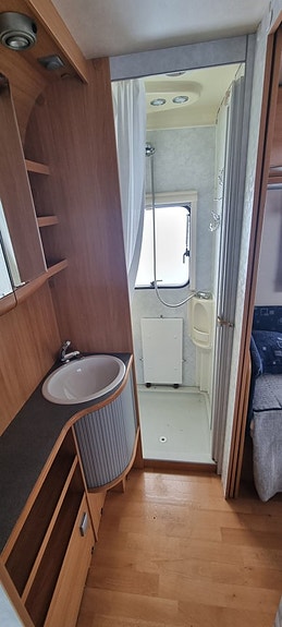 Adria 613 UT K/S Långbäddar 7 of 10