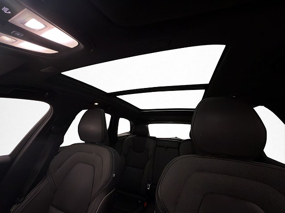 Volvo XC60 11 of 30